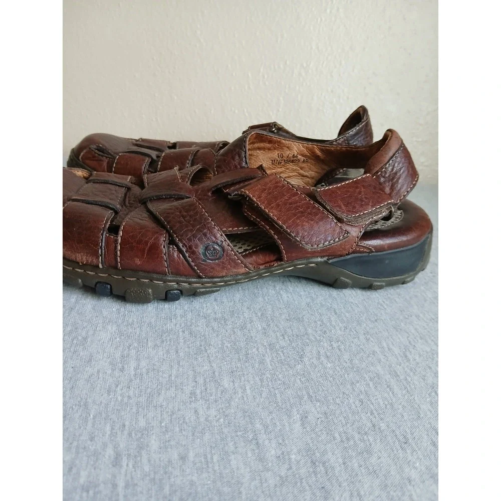 Born Sandals Mens 10 / EU 44 Fisherman Style Leather Woven Closed Toe